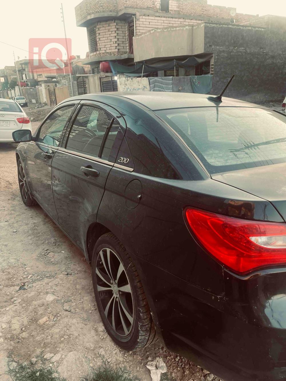 كرايسلر 200